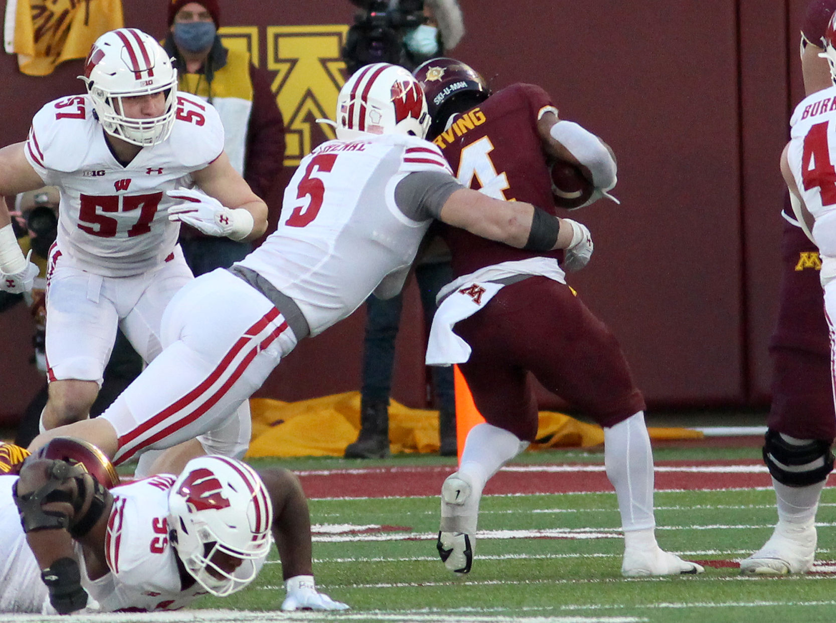 Wisconsin football at Minnesota 11-27-21